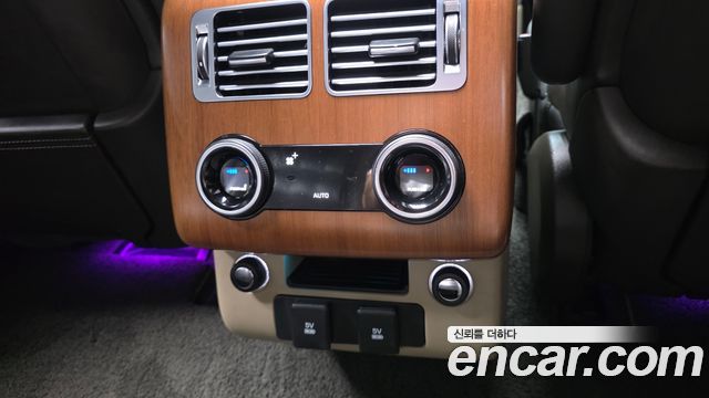 Land Rover Range Rover 2018 — photo 30