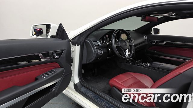 Mercedes-Benz E-Class 2017 — photo 10