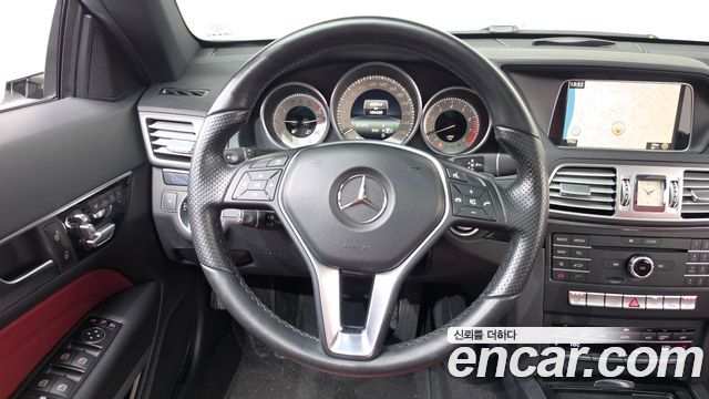 Mercedes-Benz E-Class 2017 — photo 14