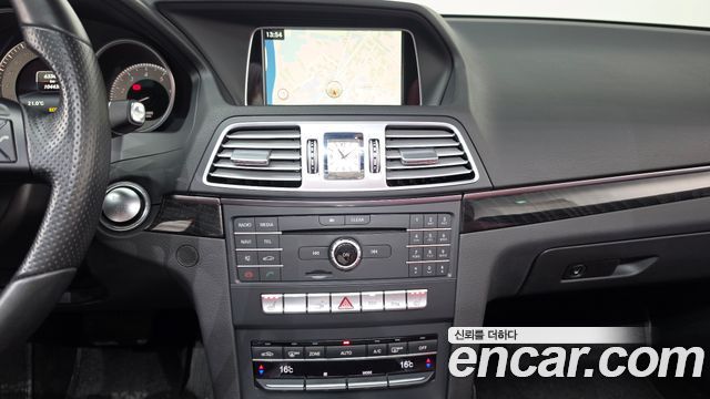 Mercedes-Benz E-Class 2017 — photo 15