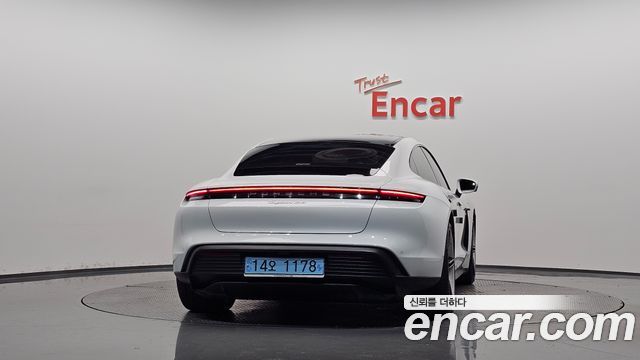 Porsche Taycan 2021 — photo 4