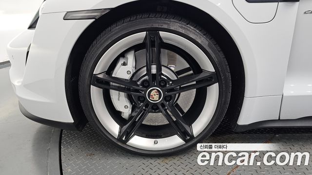 Porsche Taycan 2021 — photo 5