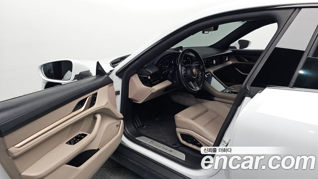 Porsche Taycan 2021 — photo 13