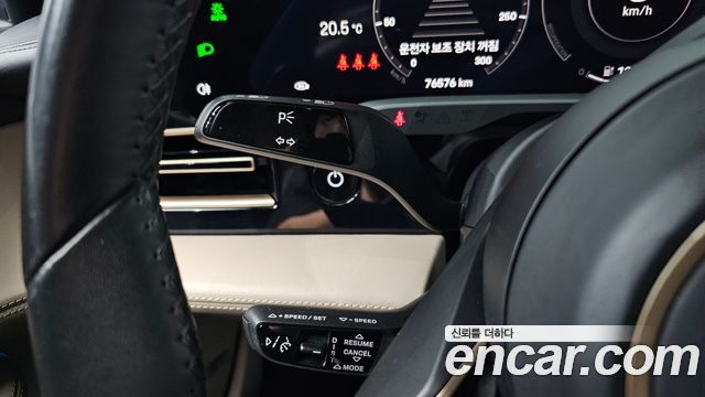 Porsche Taycan 2021 — photo 22