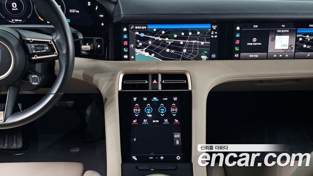 Porsche Taycan 2021 — photo 26