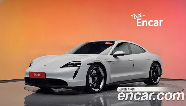 Porsche Taycan 2021 — photo 1