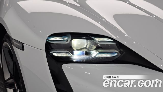 Porsche Taycan 2021 — photo 8