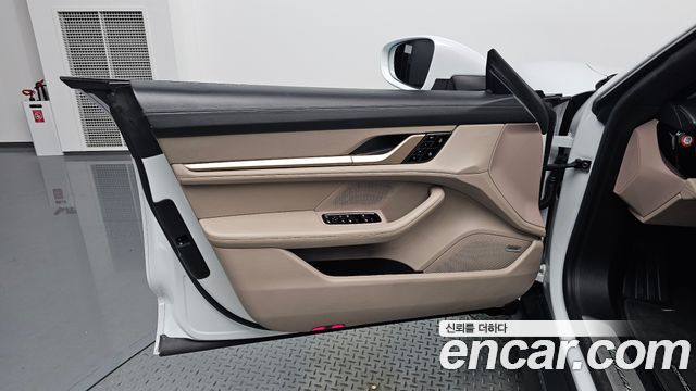 Porsche Taycan 2021 — photo 14