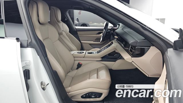 Porsche Taycan 2021 — photo 16