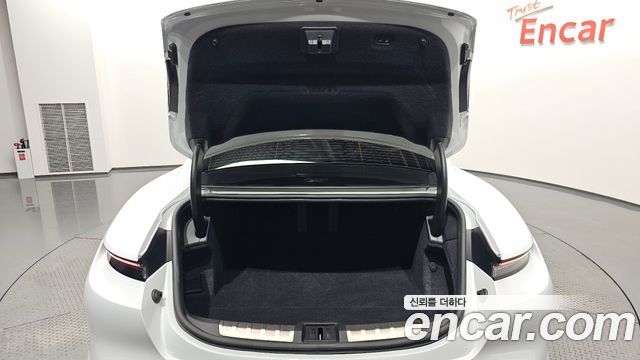 Porsche Taycan 2021 — photo 36