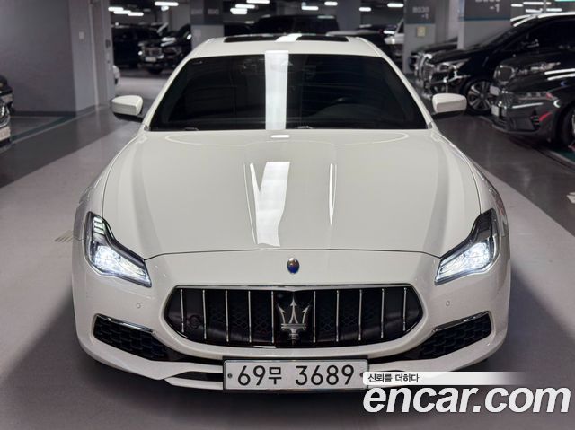 Maserati Quattroporte 2018 — photo 2
