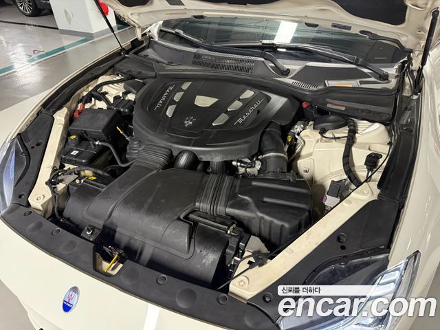 Maserati Quattroporte 2018 — photo 5