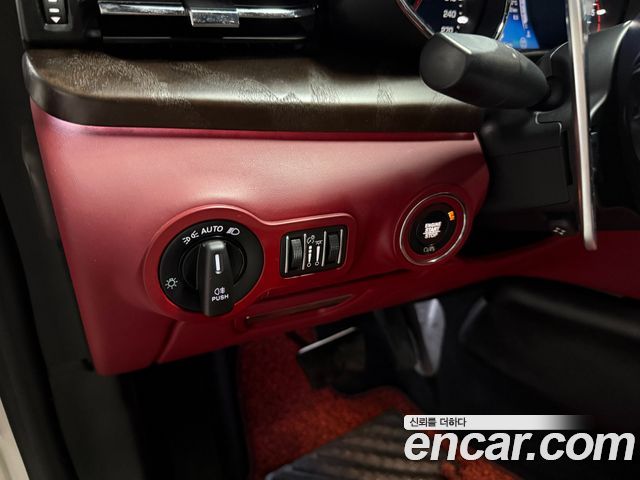 Maserati Quattroporte 2018 — photo 12
