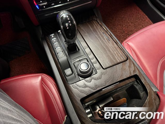 Maserati Quattroporte 2018 — photo 14