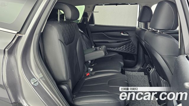 Hyundai Santafe 2021 — photo 18