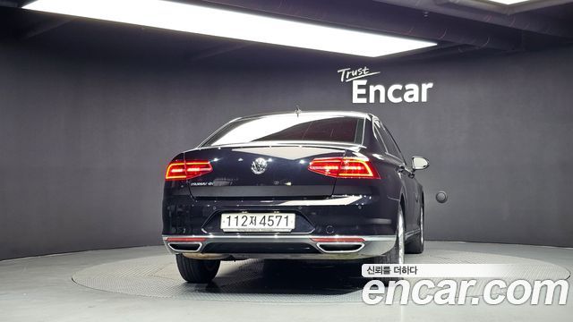Volkswagen Passat 2018 — photo 4
