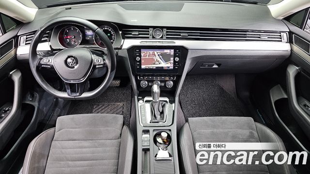 Volkswagen Passat 2018 — photo 7