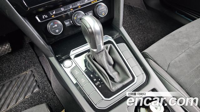 Volkswagen Passat 2018 — photo 9