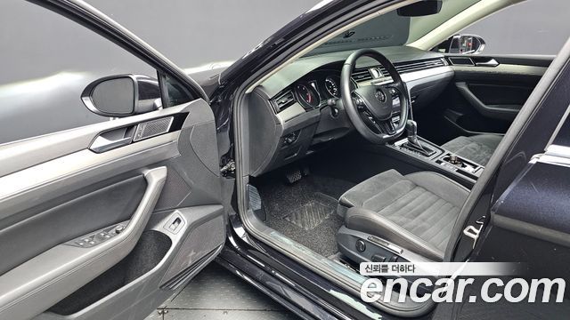 Volkswagen Passat 2018 — photo 10