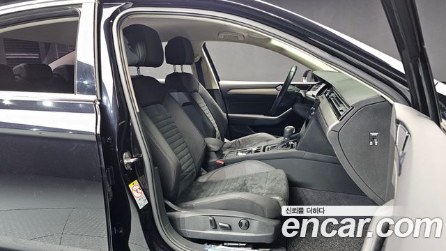 Volkswagen Passat 2018 — photo 12