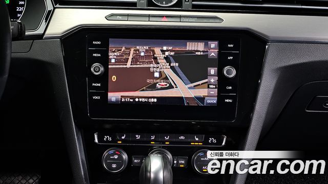 Volkswagen Passat 2018 — photo 14