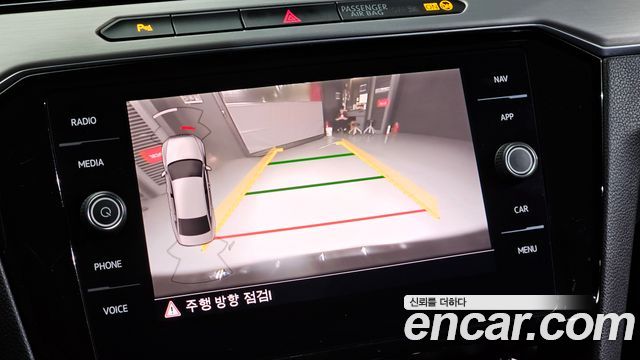 Volkswagen Passat 2018 — photo 15