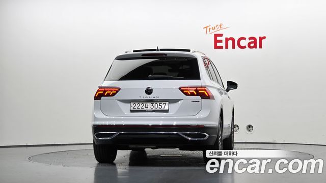 Volkswagen Tiguan 2021 — photo 4