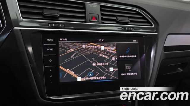 Volkswagen Tiguan 2021 — photo 20