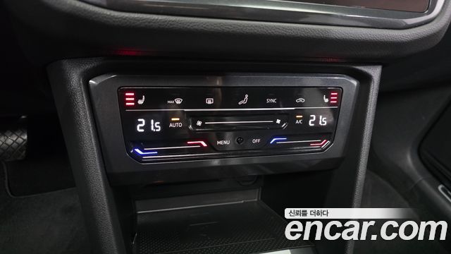 Volkswagen Tiguan 2021 — photo 23