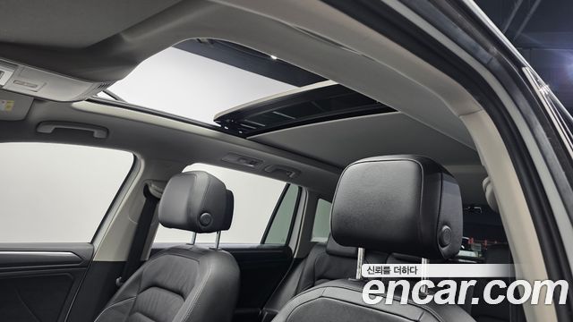 Volkswagen Tiguan 2021 — photo 25