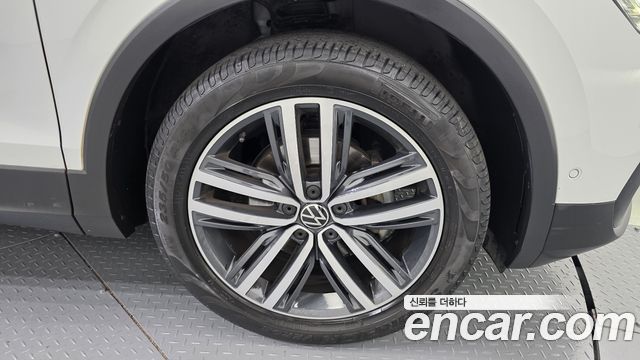 Volkswagen Tiguan 2021 — photo 7