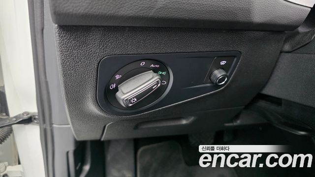Volkswagen Tiguan 2021 — photo 29