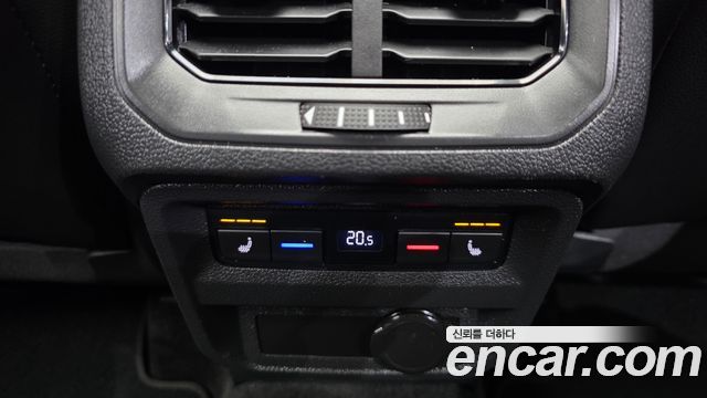 Volkswagen Tiguan 2021 — photo 31
