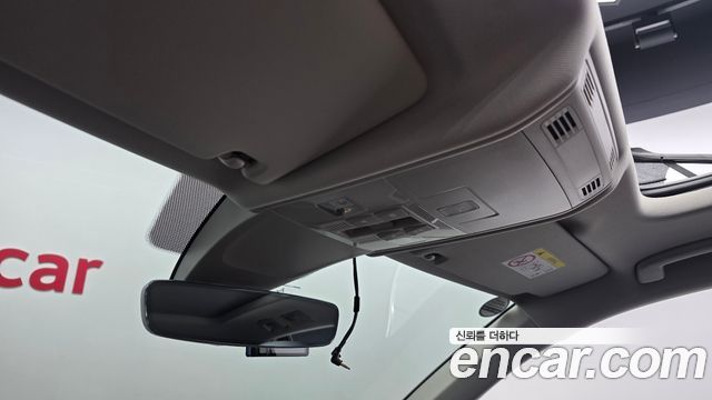 Volkswagen Tiguan 2021 — photo 32
