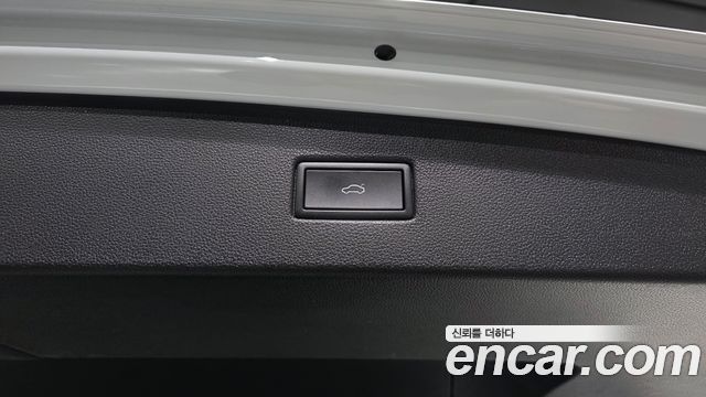 Volkswagen Tiguan 2021 — photo 33