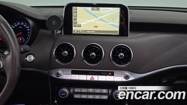 Kia Stinger 2018 — photo 14