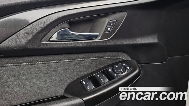 Chevrolet Korea Trailblazer 2022 — photo 32