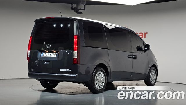 Hyundai Staria 2024 — photo 2