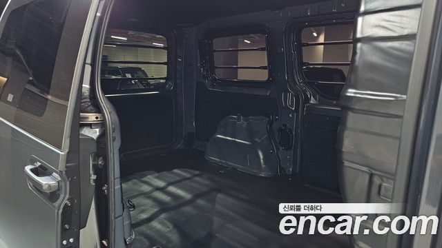 Hyundai Staria 2024 — photo 17