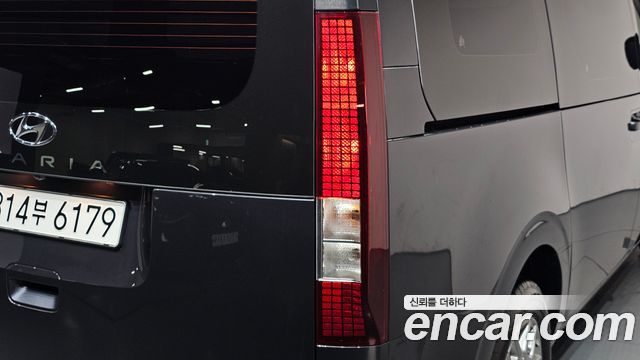 Hyundai Staria 2024 — photo 9