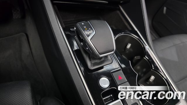 Volkswagen Touareg 2023 — photo 12