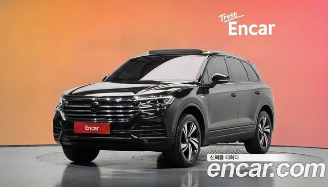 Volkswagen Touareg 2023 — photo 1