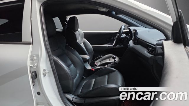 Hyundai Veloster 2019 — photo 11