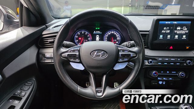 Hyundai Veloster 2019 — photo 13