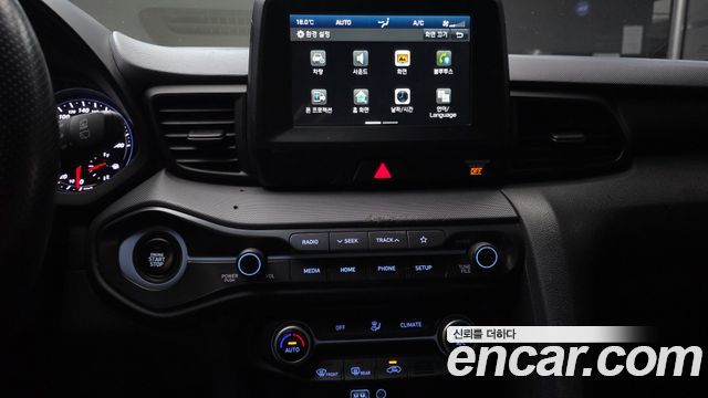 Hyundai Veloster 2019 — photo 14