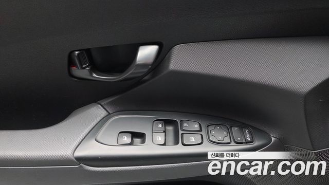 Hyundai Veloster 2019 — photo 18
