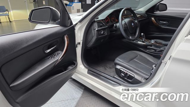 BMW 3-Series 2015 — photo 10
