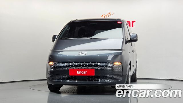 Hyundai Staria 2023 — photo 3