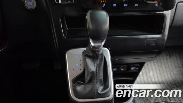 Hyundai Staria 2023 — photo 12
