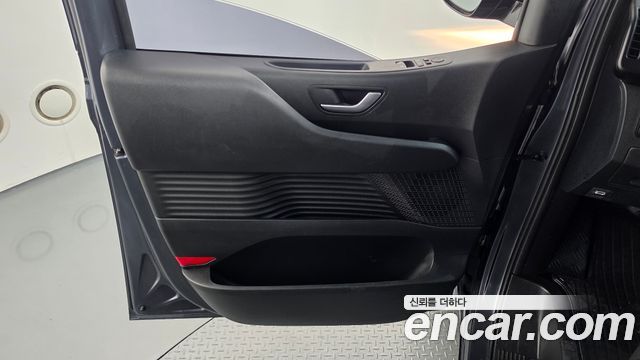 Hyundai Staria 2023 — photo 14